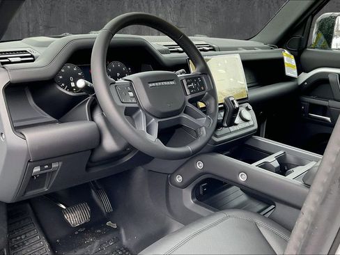 New 2026 Land Rover Defender 130 X-Dynamic SE AWD/4WD image 7