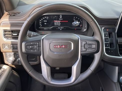 Used 2024 GMC Yukon SLT AWD/4WD image 12