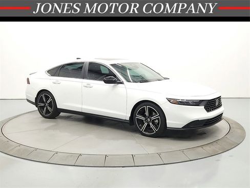 Used 2024 Honda Accord Sport image 1