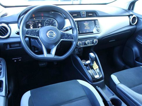 Used 2020 Nissan Versa SV image 10