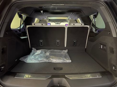 New 2026 Cadillac Escalade ESV Platinum Sport AWD/4WD image 60