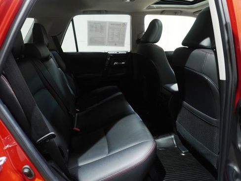 Used 2019 Toyota 4Runner TRD Off-Road Premium AWD/4WD image 15