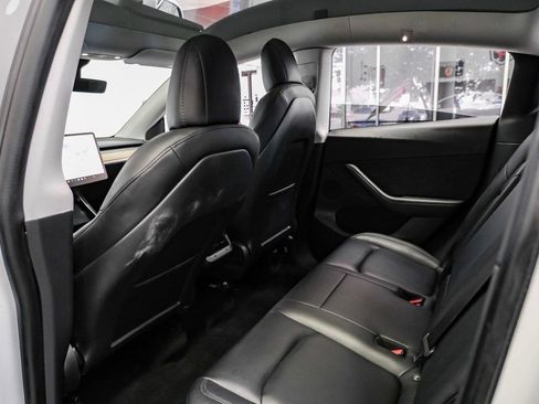 Used 2021 Tesla Model Y Long Range image 33