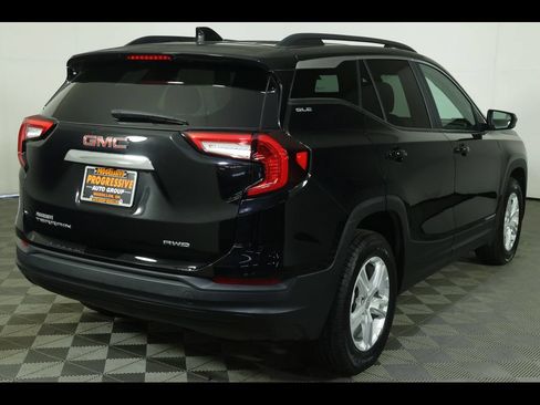 Used 2023 GMC Terrain SLE w/ Driver Convenience Package AWD/4WD image 15