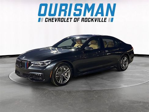 Used 2018 BMW 750i xDrive image 2