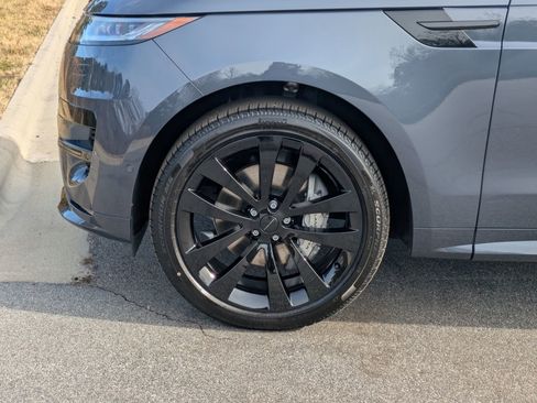 New 2026 Land Rover Range Rover Sport Dynamic SE image 34