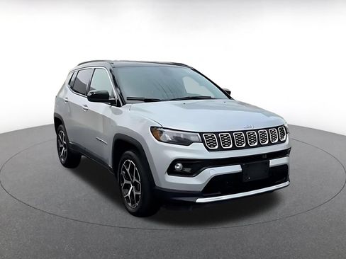 Used 2025 Jeep Compass Limited AWD/4WD image 3