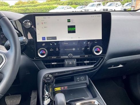 Used 2025 Lexus NX 350h AWD w/ Premium Package image 6