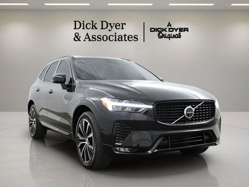 Used 2025 Volvo XC60 B5 Plus AWD/4WD image 8