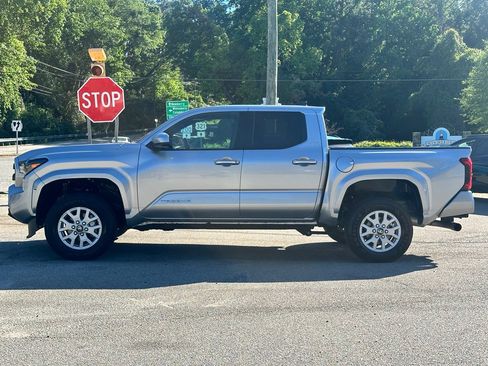 Used 2024 Toyota Tacoma SR5 RWD image 6