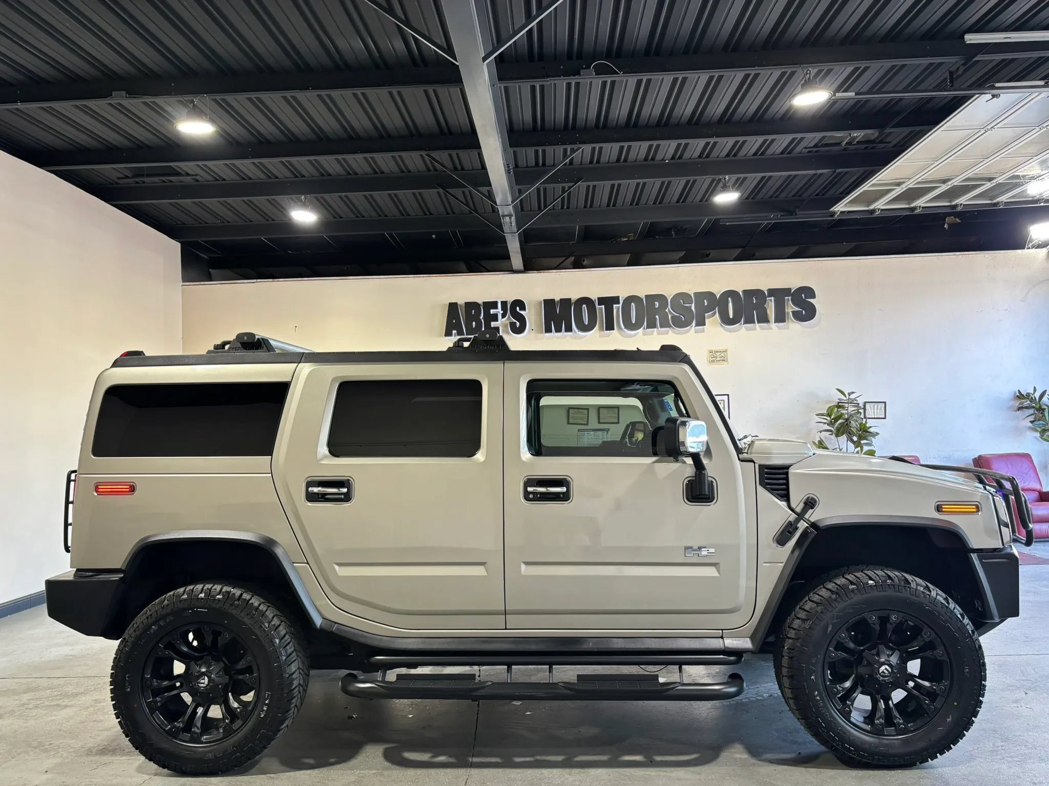 Used 2003 HUMMER H2 w/ Preferred Equipment Group AWD/4WD image 4