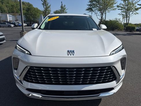 Used 2025 Buick Envision Avenir AWD/4WD image 10