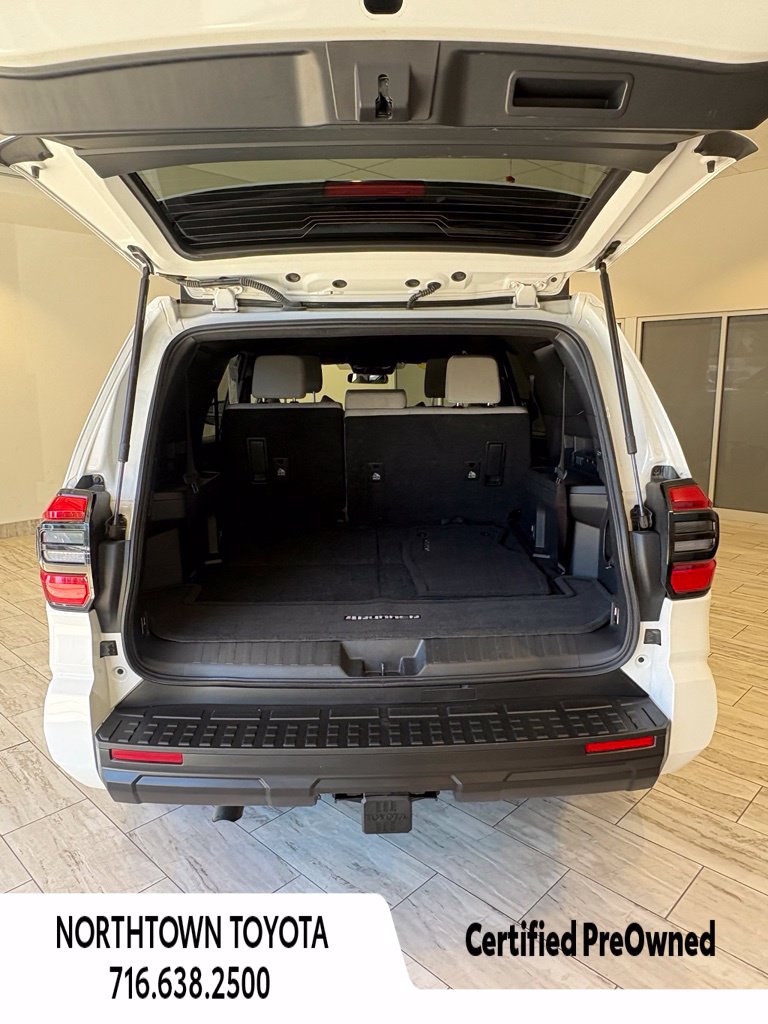 Used 2025 Toyota 4Runner SR5 AWD/4WD image 9