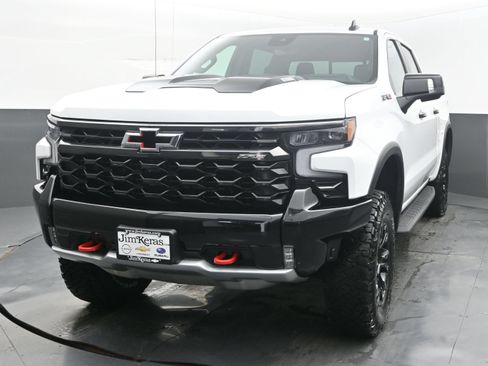 Used 2024 Chevrolet Silverado 1500 ZR2 w/ Technology Package AWD/4WD image 4