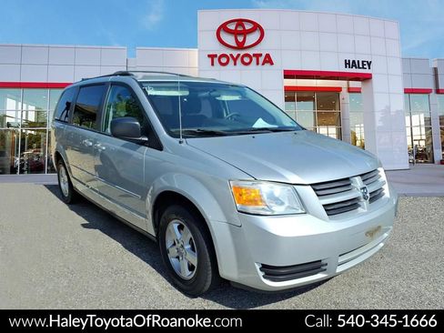Used 2010 Dodge Grand Caravan Hero w/ Popular Equipment Group FWD image 1