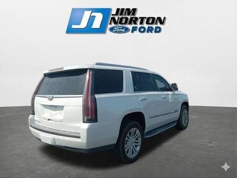 Used 2017 Cadillac Escalade 2WD image 10