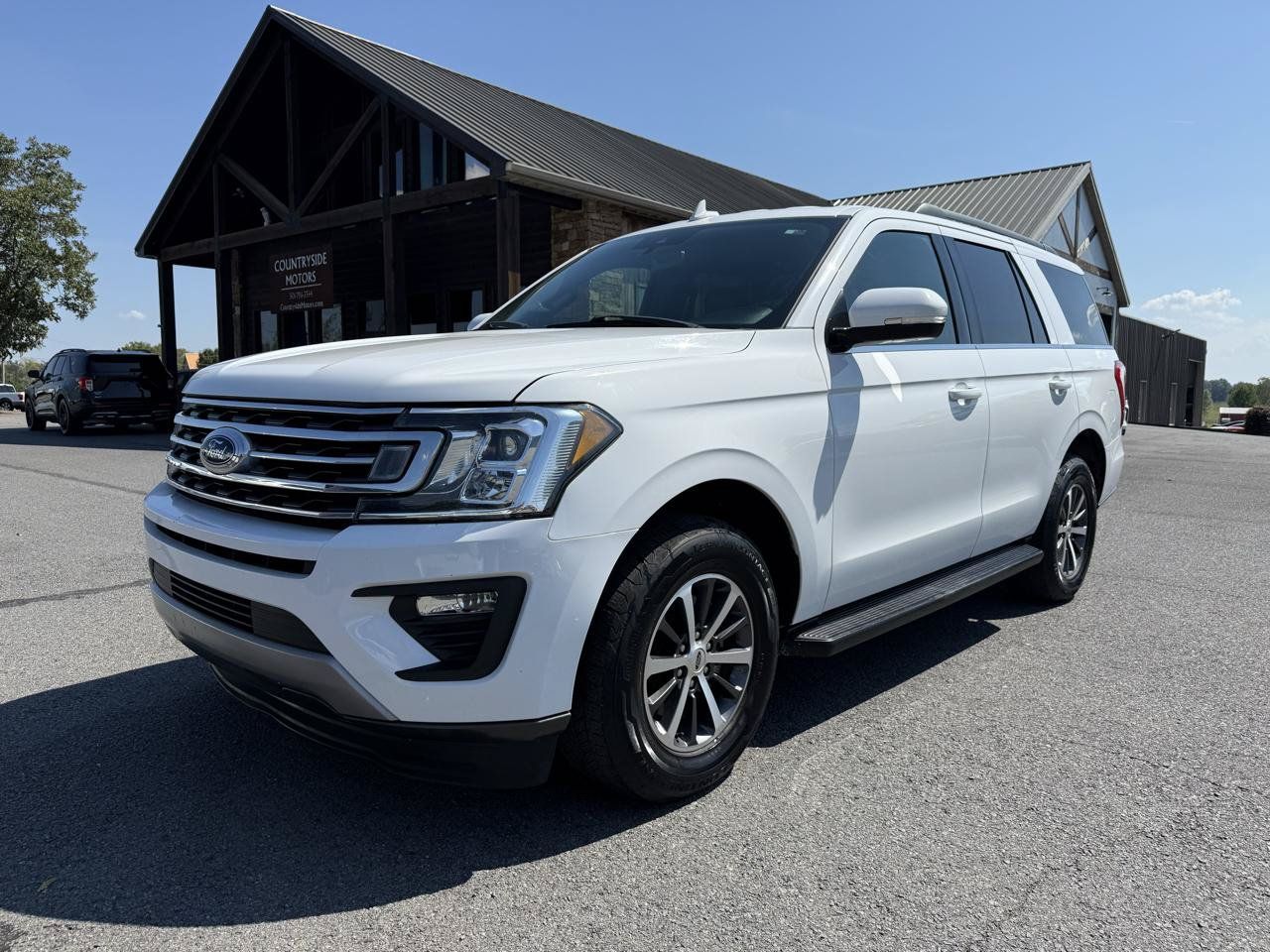 Used 2020 Ford Expedition XLT w/ Equipment Group 201A RWD image 2