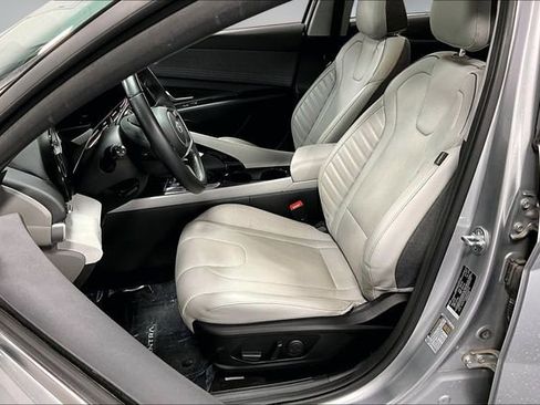 Used 2023 Hyundai Elantra Limited FWD image 20