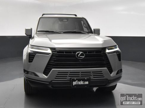 Used 2025 Lexus GX 550 w/ Accessory Package (2T) AWD/4WD image 47