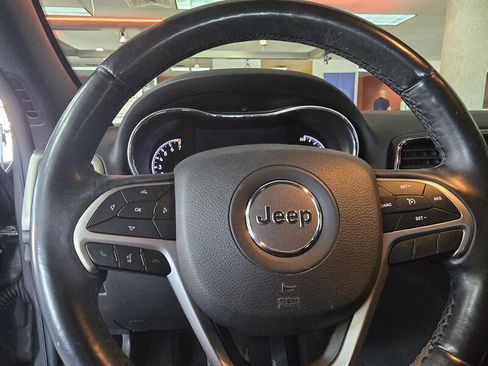 Used 2019 Jeep Grand Cherokee Altitude image 21