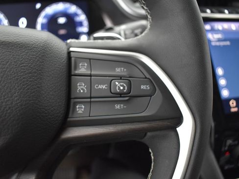 Used 2023 Jeep Grand Cherokee L Limited image 16