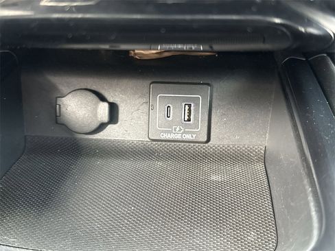 Used 2020 Nissan Pathfinder SV image 33