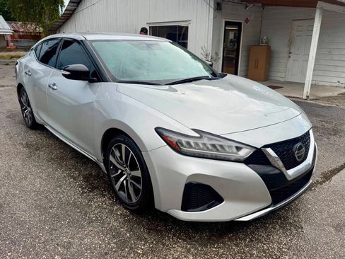 Used 2019 Nissan Maxima 3.5 SV w/ Floor Mat Group FWD image 10