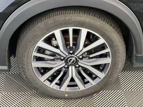 Used 2024 Nissan Kicks SR FWD image 11