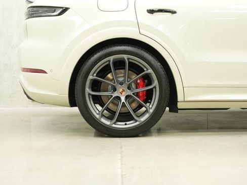 New 2026 Porsche Cayenne GTS AWD/4WD image 41