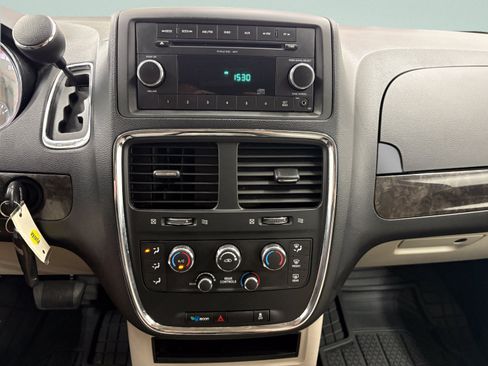 Used 2011 Dodge Grand Caravan Mainstreet w/ PWR Convenience Group FWD image 14