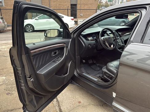 Used 2016 Ford Taurus Limited image 14