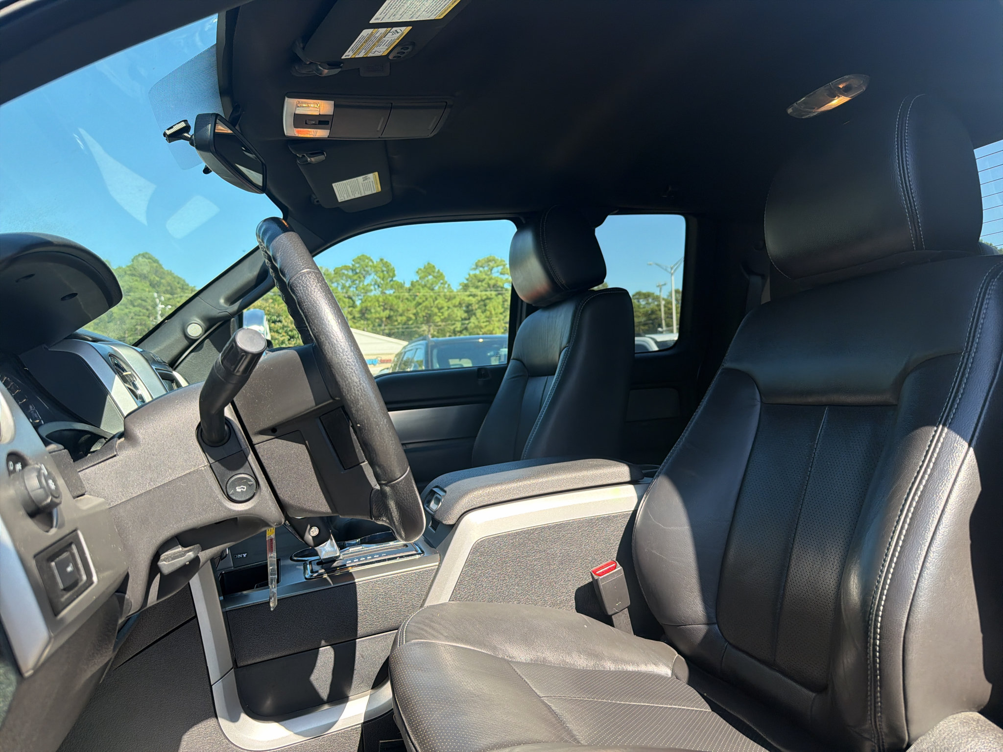 Used 2014 Ford F150 FX4 w/ Equipment Group 402A Luxury AWD/4WD image 10