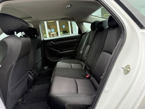 Used 2019 Honda Accord EX image 11