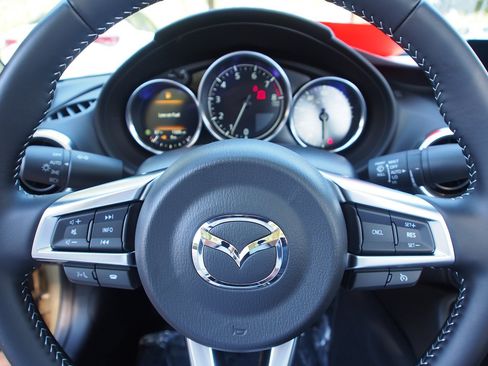 Used 2024 MAZDA MX-5 Miata RF Grand Touring RWD image 20
