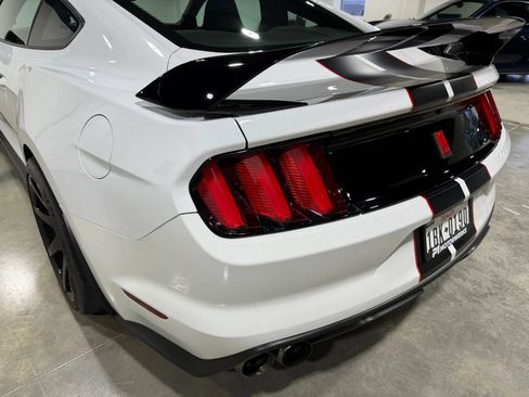Used 2017 Ford Mustang Shelby GT350R w/ GT350R Equipment Group 920A RWD image 38