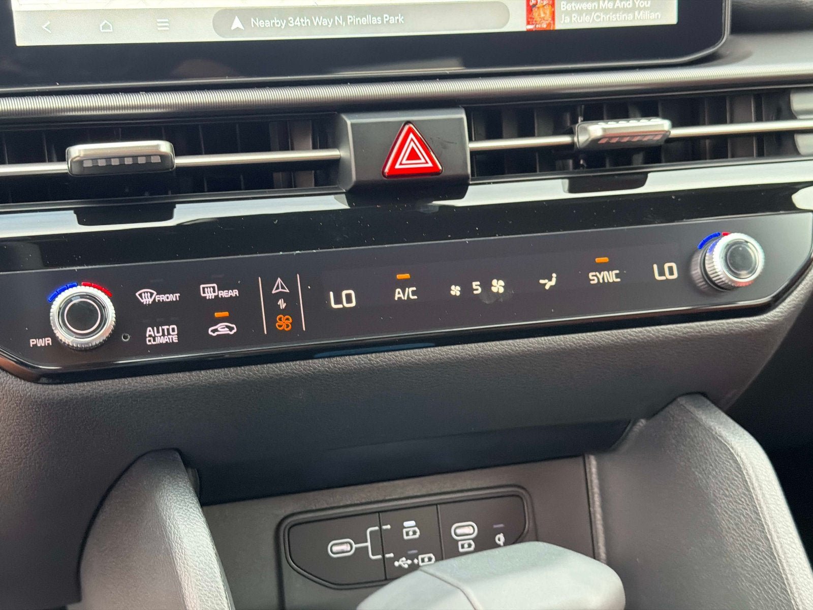 New 2026 Kia Sportage SX FWD image 24