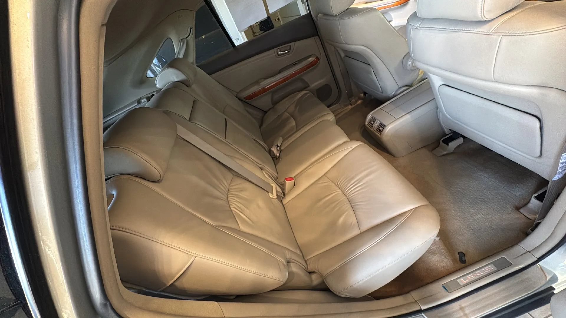 Used 2004 Lexus RX 330 w/ Premium Plus Pkg FWD image 37