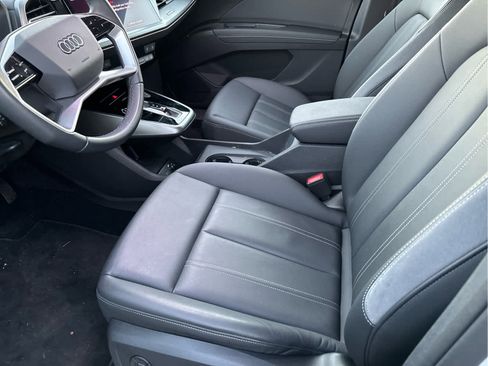 Used 2024 Audi Q4 e-tron Premium image 5