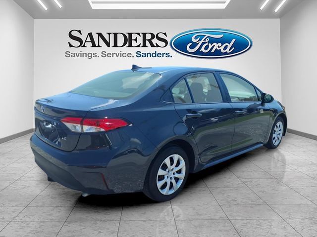Used 2024 Toyota Corolla LE FWD image 2
