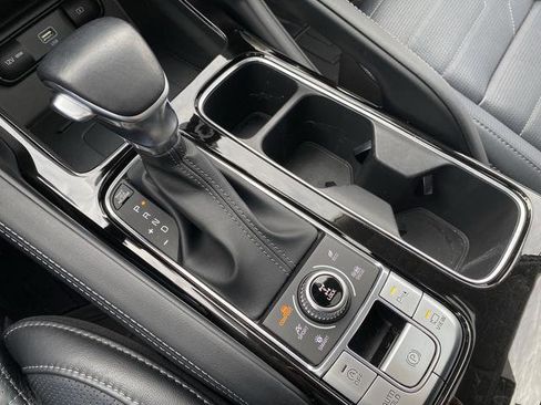 Used 2021 Kia Telluride SX w/ SX Prestige Package image 22