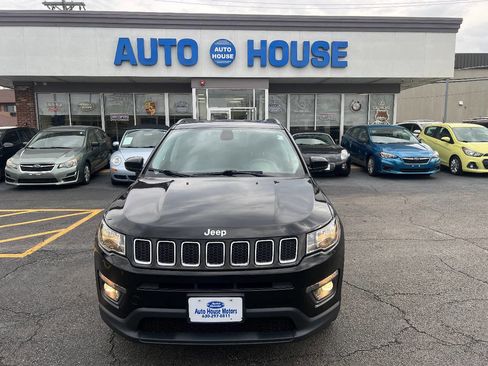Used 2018 Jeep Compass Latitude w/ Popular Equipment Group image 2
