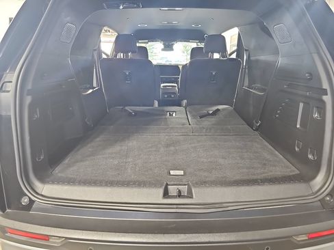 Used 2025 Chevrolet Traverse LT AWD/4WD image 18