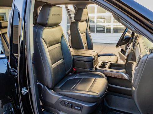 Used 2023 GMC Sierra 3500 Denali image 30