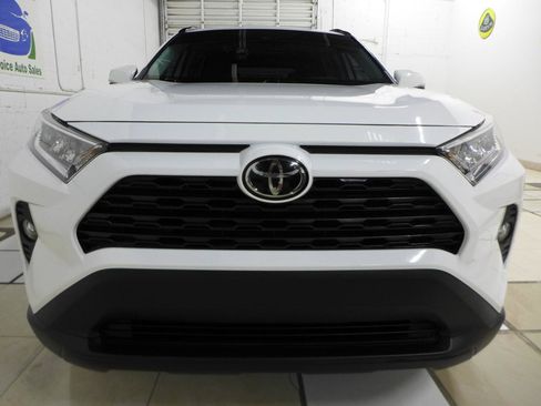 Used 2021 Toyota RAV4 XLE w/ Convenience Package FWD image 9