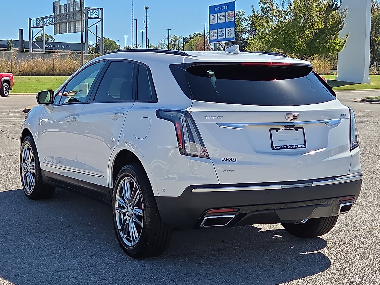 Used 2026 Cadillac XT5 Sportv w/ LPO, Floor Liner Package AWD/4WD image 4