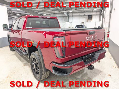 Used 2024 GMC Sierra 2500 AT4 w/ Technology Package AWD/4WD image 5