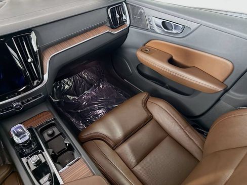 Certified 2024 Volvo V60 B5 Cross Country Ultimate w/ Protection Package Premier AWD/4WD image 25