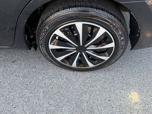 Used 2019 Toyota Corolla LE FWD image 35