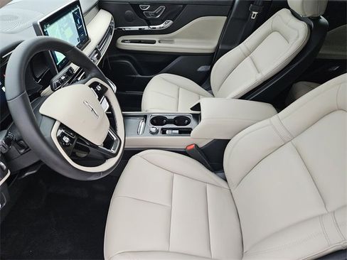 New 2026 Lincoln Corsair Premiere image 12