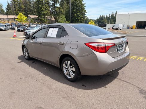 Used 2014 Toyota Corolla LE FWD image 3